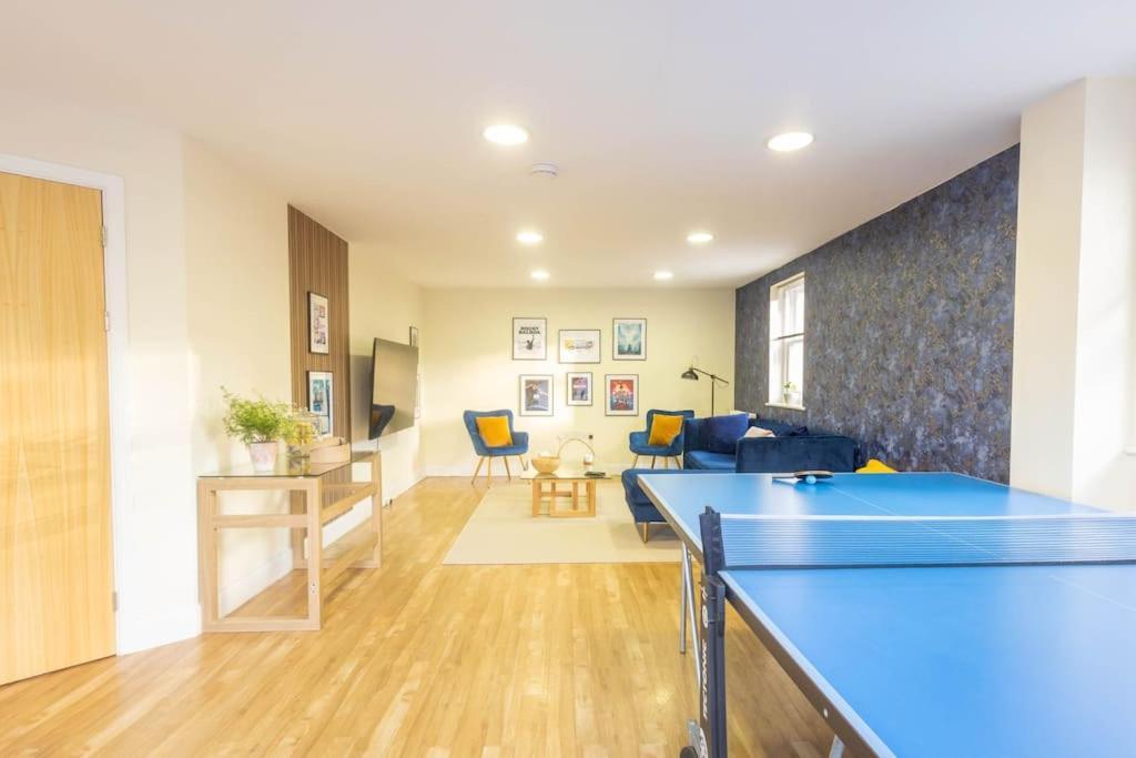 The Wellness Lodge- Gym, Table Tennis, Cinema, Parking And More! Bath Luaran gambar