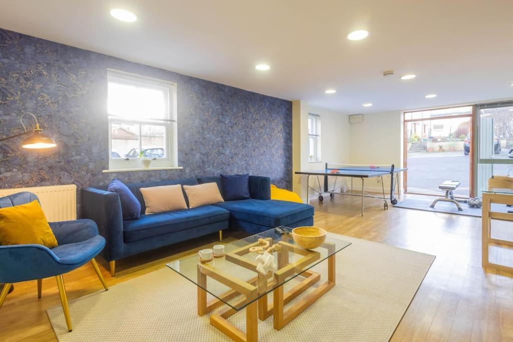 The Wellness Lodge- Gym, Table Tennis, Cinema, Parking And More! Bath Luaran gambar