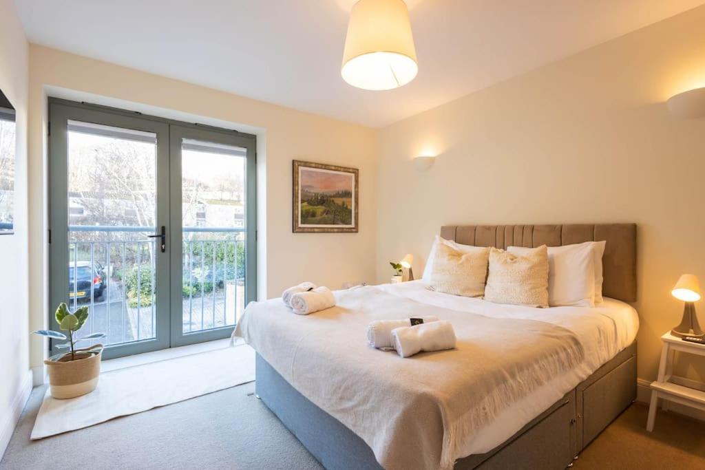 The Wellness Lodge- Gym, Table Tennis, Cinema, Parking And More! Bath Luaran gambar